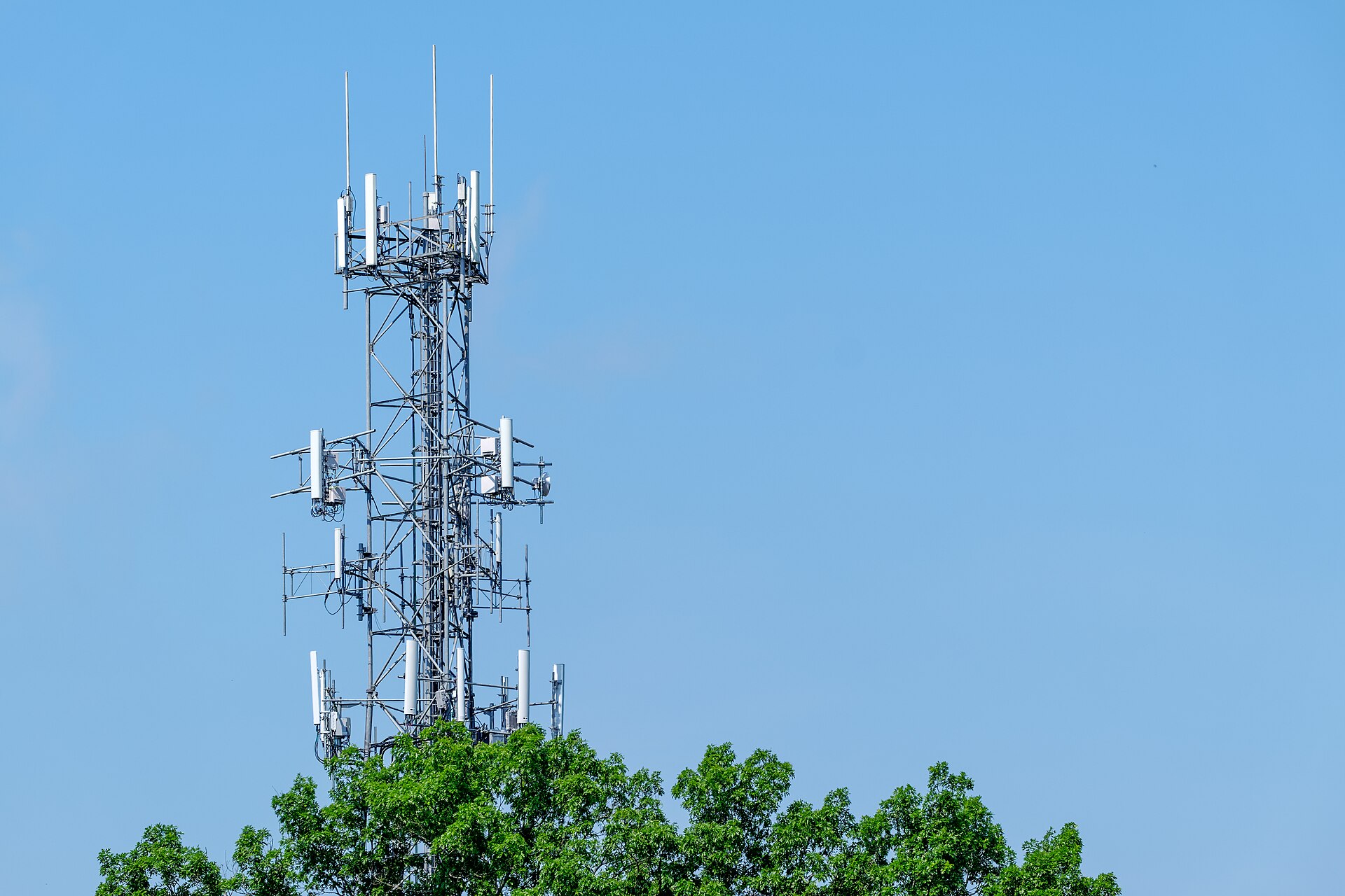 La Guerra Invisibile: Lo spionaggio industriale e il "muro" occidentale contro il 5G cinese