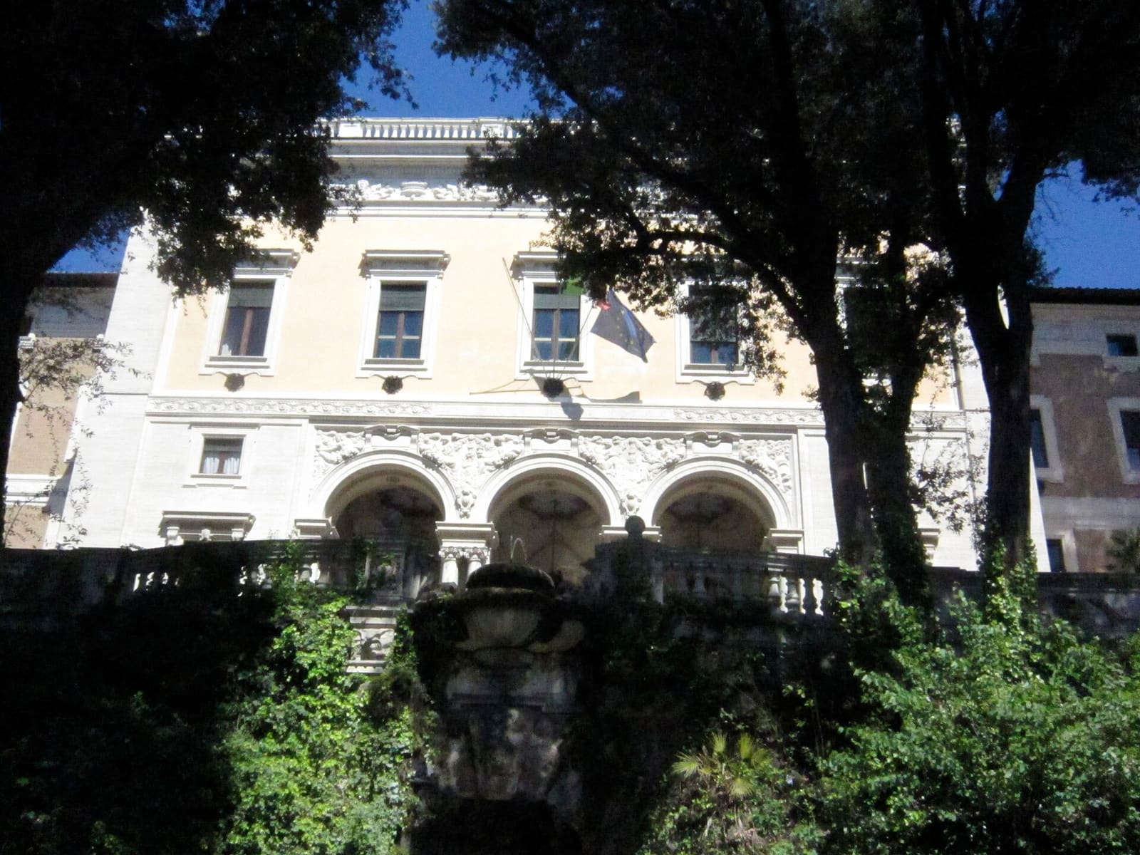 Appalti e Reinserimento: Il Dossier sull'Iniziativa ANAC-CNEL