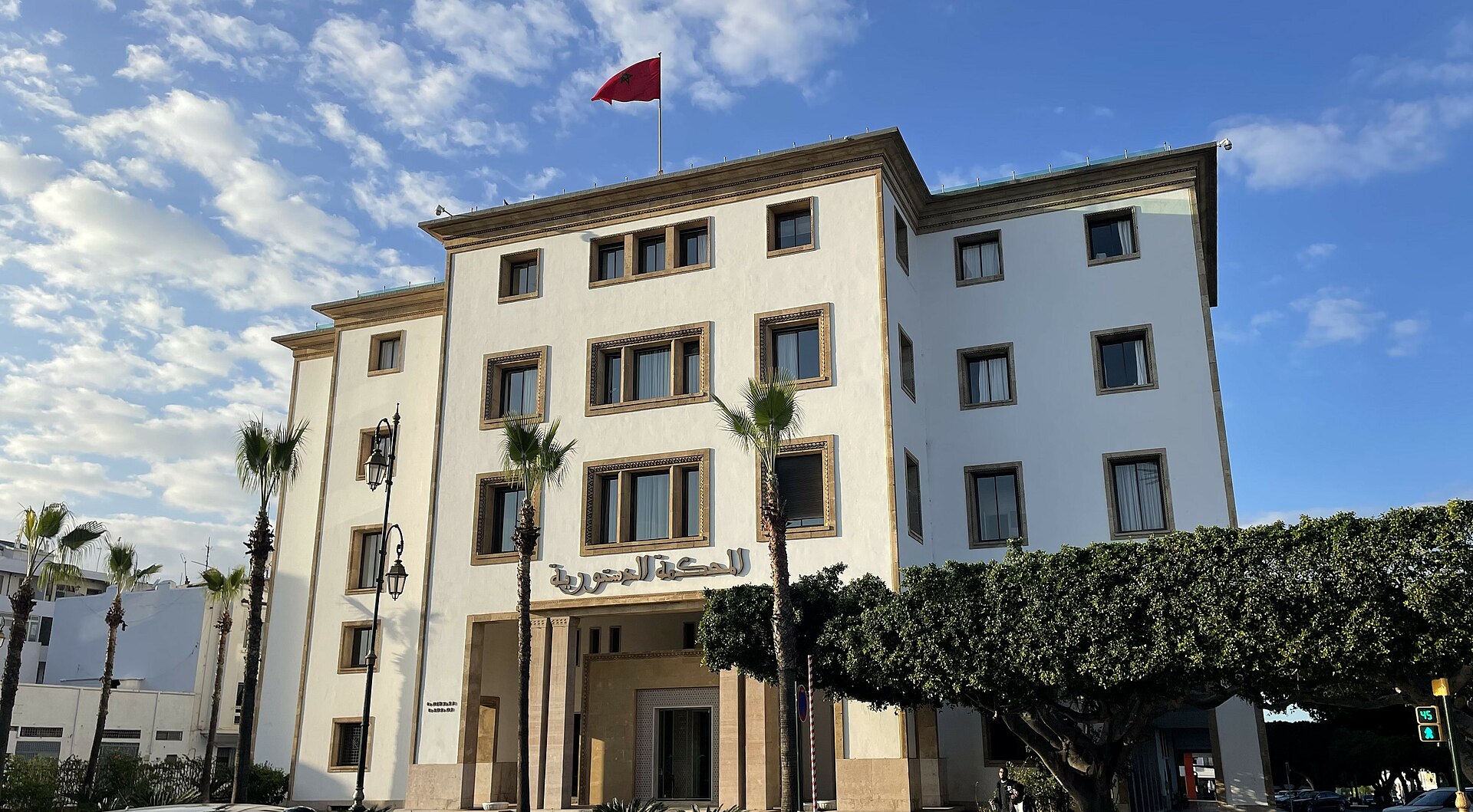 Automated Border Bans in Labor Regularization: Constitutional Review of SIS II Alerts