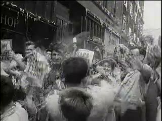 Cinegiornale delle celebrazioni per la fine della guerra e test atomico del 1945